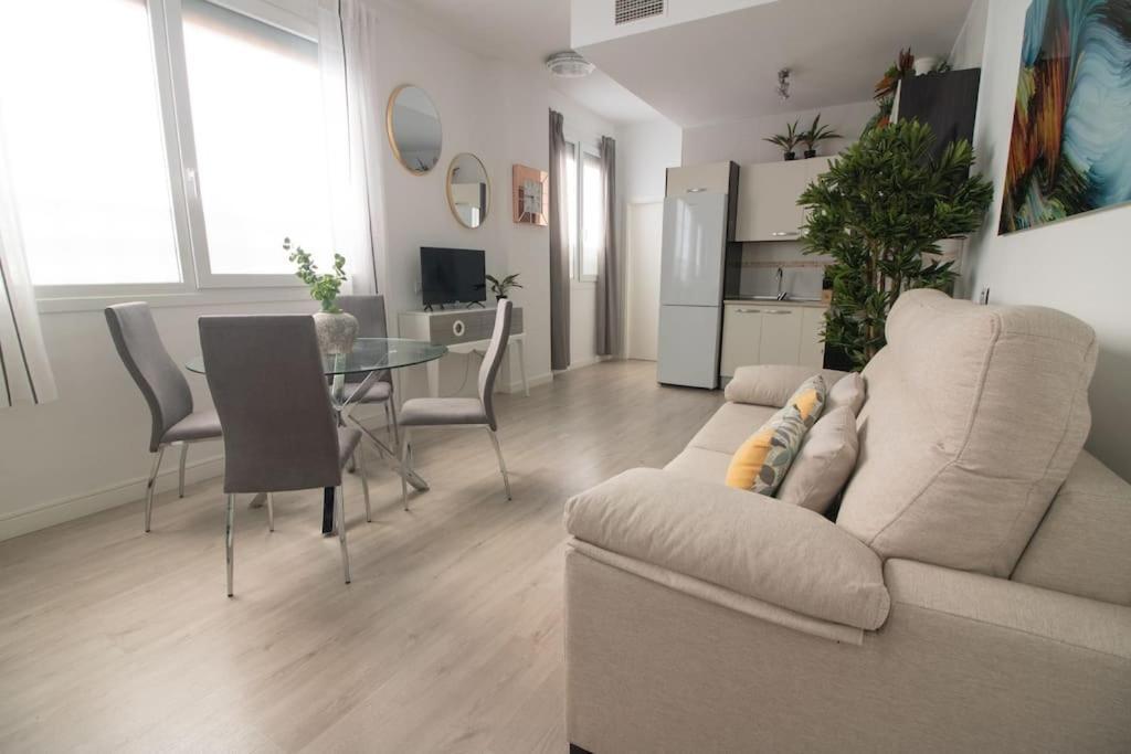 Trinidad Apartment มาลากา ภายนอก รูปภาพ